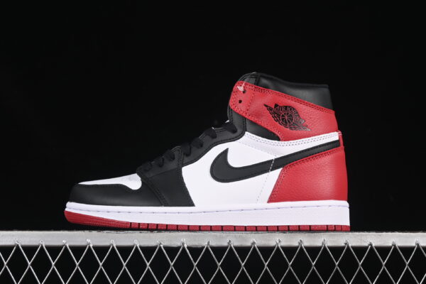 Tênis Air Jordan 1 High Retro OG