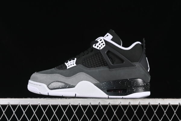 Tênis Air Jordan 4 Fear