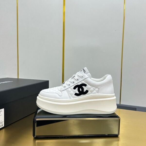 Chanel Panda Esportivo 2025 Branco