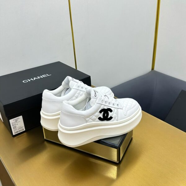 Chanel Panda Esportivo 2025 Branco - Image 2