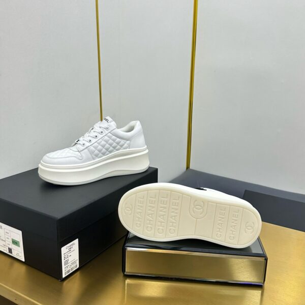 Chanel Panda Esportivo 2025 Branco - Image 3