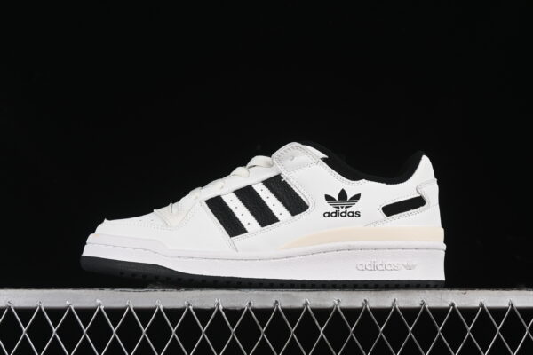 Tênis Adidas  Forum 84 Low