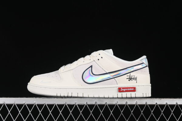 Tênis Nike Dunk Low x Supreme