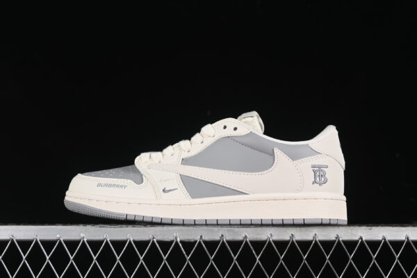 Tênis Air Jordan 1 Low OG x Travis Scott