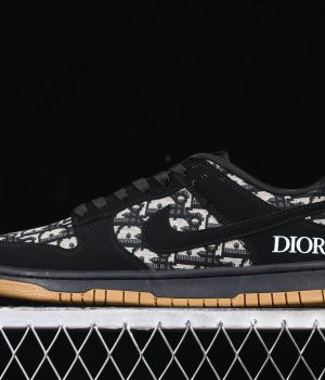 Nike SB Dunk Low Dior 2
